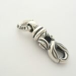 lo-pendant009